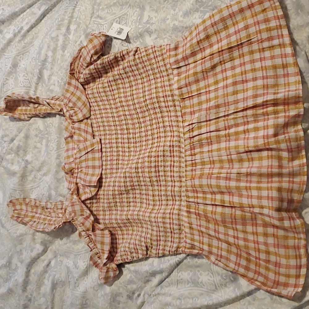 3/$15 Old navy peplum top